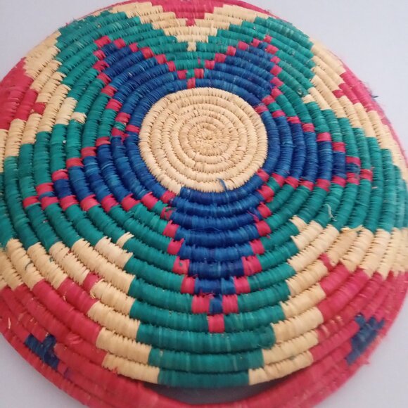 Handwoven African Basket - Picture 4 of 6